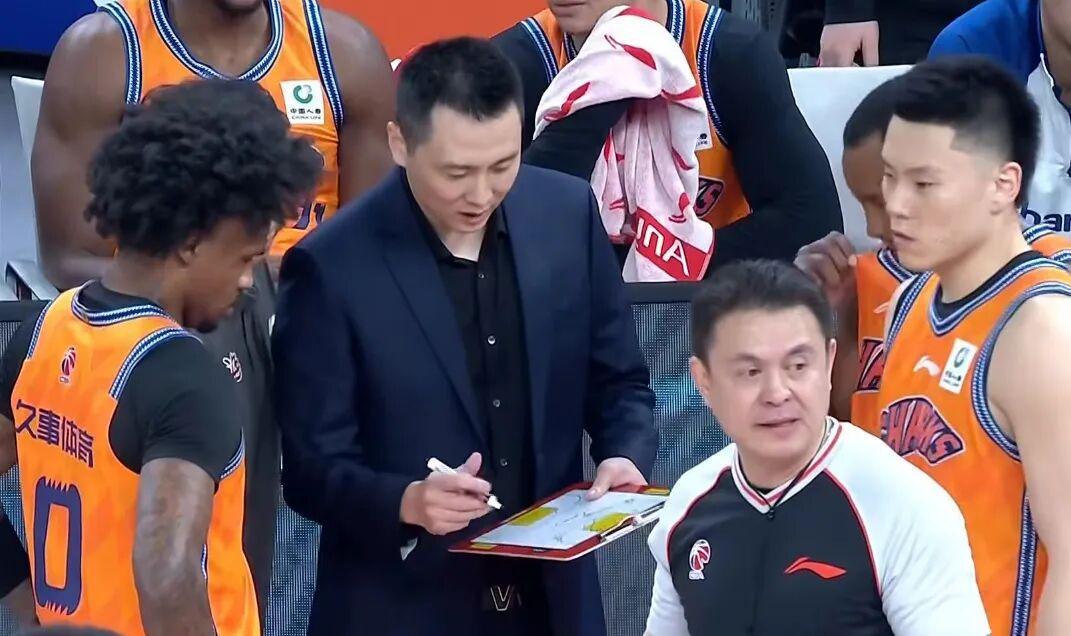 官方入口-CBA变天!广东北京大胜,辽宁输掉关键战,上海基本锁定第一